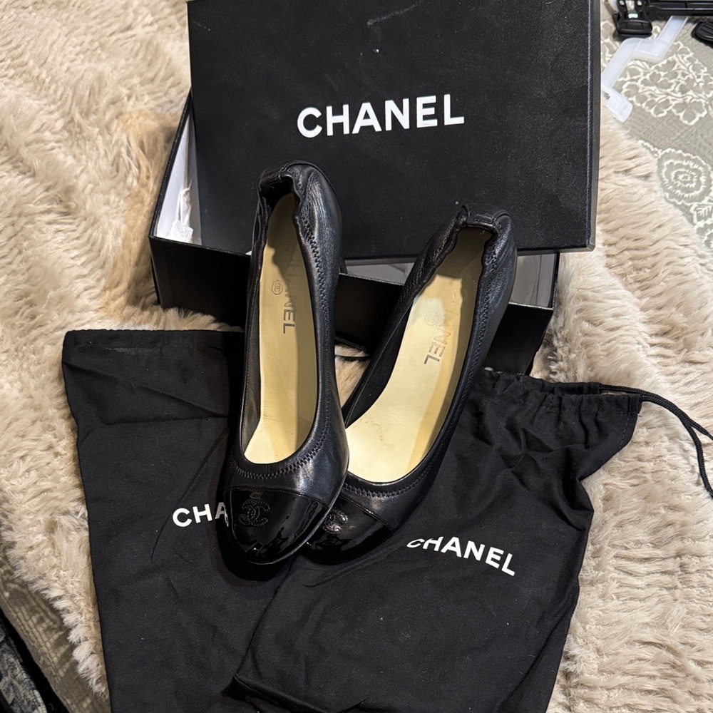 CHANEL Black lamb Skin Leather Heels - Picture 4 of 4